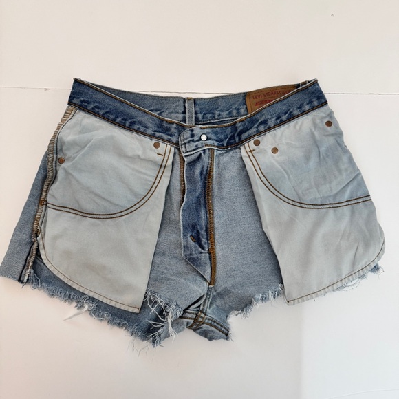 Levi's 550 High Waist Shorts Zip Fly Relaxed Fit Jeans Denim Blue Distressed 32 - Picture 8 of 13